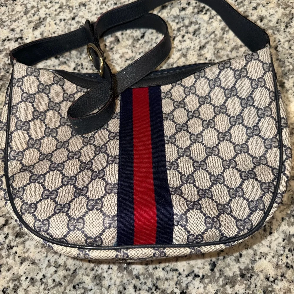 ✨Authentic! Gucci Beige and Navy Shoulder Bag PROJECT BAG!!!!!✨ - Picture 3 of 7